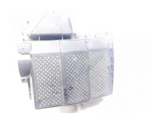 Used Air filter box Air filter box LAND ROVER DISCOVERY III (L319) 2.7 TD 4x4 (190 hp) 35874539 35874539