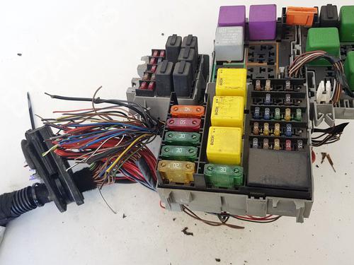 fuse-box-opel-tigra-twintop-x04-2004-2005-2006-2007-2008-2009-2010-32878547 main image