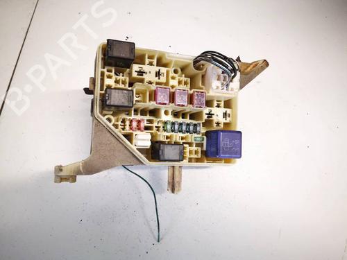 fuse-box-toyota-yaris-_p1_-1999-2000-2001-2002-2003-2004-2005-32556708 main image