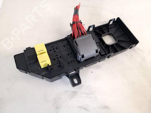 Used Fuse box Fuse box OPEL SIGNUM Hatchback (Z03) 2.2 DTI (F48) (125 hp) 32918024 32918024