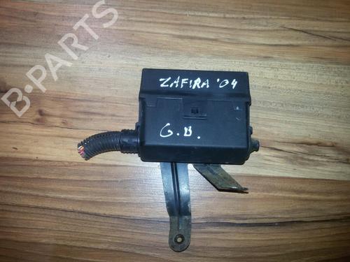 Used Fuse box Fuse box OPEL ZAFIRA A MPV (T98) 1.8 16V (F75) (125 hp) 33496448 33496448