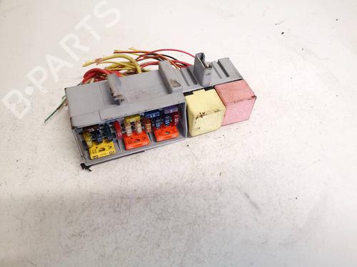 fuse-box-renault-scenic-ii-jm01_-2003-2004-2005-2006-2007-2008-2009-2010-32601783 main image