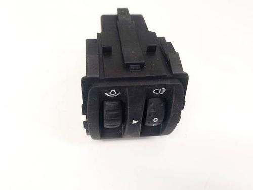 switch-renault-megane-iii-hatchback-bz01_-b3_-2008-35140670 main image