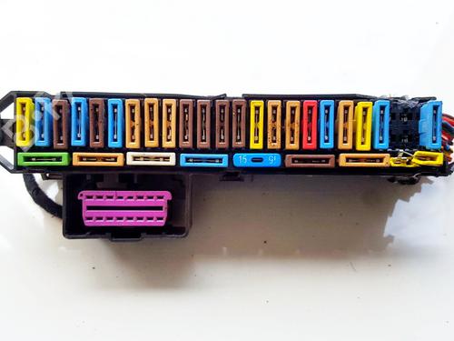 Used Fuse box Fuse box SEAT IBIZA II (6K1) 1.9 D (68 hp) 33520428 33520428