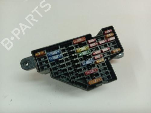 Used Fuse box Fuse box 36876031 36876031