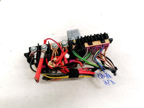 Used Fuse box Fuse box AUDI A6 C5 (4B2, 4B4) 2.7 T (230 hp) 33082053 33082053