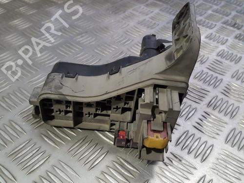 Used Fuse box Fuse box TOYOTA AVENSIS (_T25_) 2.0 D-4D (ADT250_, ADT250R) (126 hp) 33493213 33493213