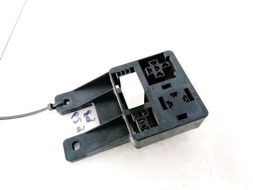 Used Fuse box Fuse box HYUNDAI SONATA IV (EF) 2.0 (134 hp) 33073532 33073532