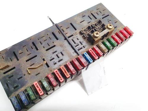 Fuse box AUDI 80 B4 Saloon (8C2) 1.9 TDI | BP33074245E1 - Image 2