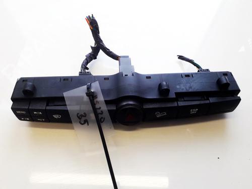 Used Warning switch Warning switch SSANGYONG REXTON / REXTON II (GAB_) 2.7 D 4x4 (186 hp) 35882195 35882195