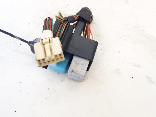 Used Fuse box Fuse box TOYOTA AYGO (_B1_) 1.0 (KGB10_, KGB10R) (68 hp) 32881191 32881191
