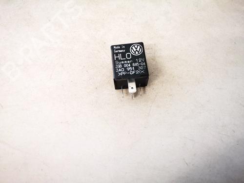 Used Electronic sensor Electronic sensor VW PASSAT B3/B4 Variant (3A5, 35I) 1.9 TDI (90 hp) 32879577 32879577