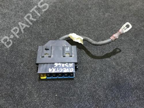 Used Fuse box Fuse box OPEL VECTRA B (J96) 2.0 i (F19) (112 hp) 33485963 33485963