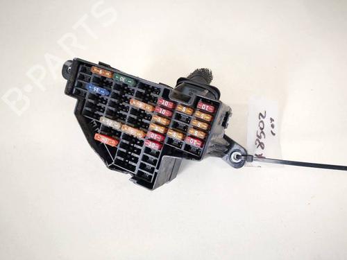 fuse-box-vw-passat-b6-3c2-2005-2006-2007-2008-2009-2010-2011-32918839 main image