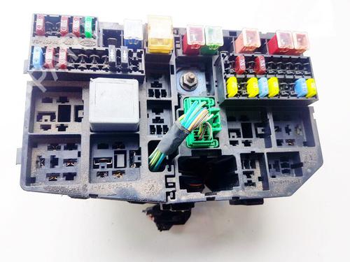 Used Fuse box Fuse box FORD MONDEO III (B5Y) 2.0 DI (125 hp) 33524619 33524619