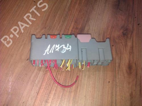 Used Fuse box Fuse box RENAULT MEGANE II (BM0/1_, CM0/1_) 1.5 dCi (BM1E, CM1E) (106 hp) 33502136 33502136