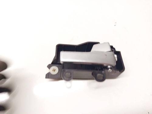 Used Front right interior door handle Front right interior door handle FORD FOCUS II (DA_, HCP, DP) 1.6 TDCi (109 hp) 34802789 34802789