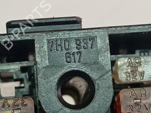 Fuse box VW TRANSPORTER T5 Van (7HA, 7HH, 7EA, 7EH) VR6 3.2 4motion | BP37505682E1 - Image 4