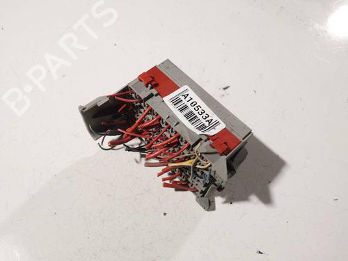 Used Fuse box Fuse box 32569470 32569470