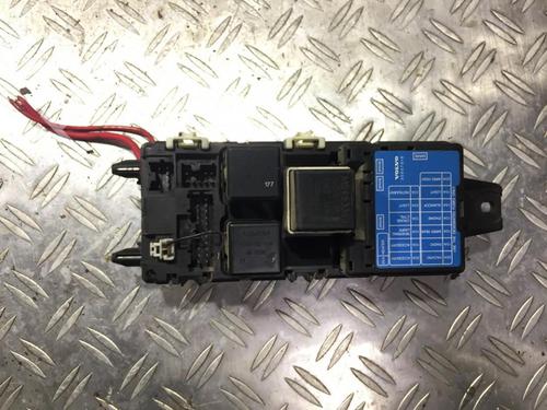 Used Fuse box Fuse box VOLVO S40 I (644) 1.9 TD (90 hp) 33483090 33483090