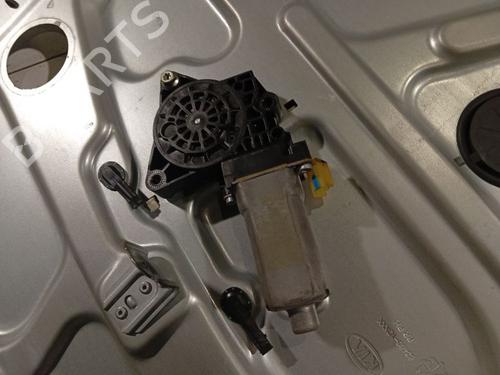 Used Right rear window motor Right rear window motor KIA CARENS III MPV (UN) 2.0 CRDi 140 (140 hp) 40113681 40113681