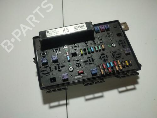 Used Fuse box Fuse box OPEL ZAFIRA / ZAFIRA FAMILY B (A05) 1.9 CDTI (M75) (120 hp) 32564770 32564770