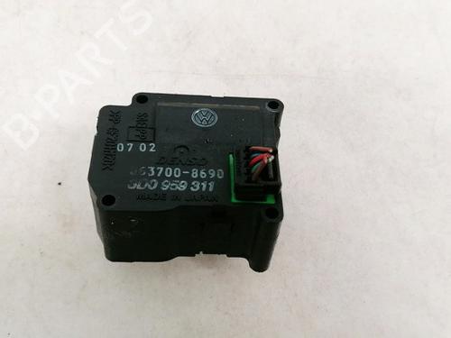 Used Electronic module Electronic module VW PHAETON (3D1, 3D2, 3D3, 3D4, 3D6, 3D7, 3D8, 3D9) 3.2 V6 (241 hp) 32875235 32875235