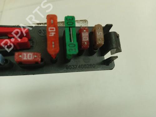 Fuse box CITROËN C5 III (RD_) 1.6 HDi 110 (RD9HZC) | BP39999930E1 - Image 4