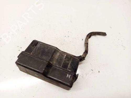Used Fuse box Fuse box 32537845 32537845