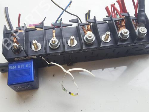 fuse-box-audi-a4-b5-8d2-1994-1995-1996-1997-1998-1999-2000-2001-33519222 main image