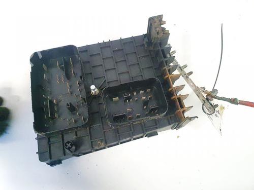 Used Fuse box Fuse box VW GOLF V (1K1) 1.4 16V (75 hp) 32896360 32896360