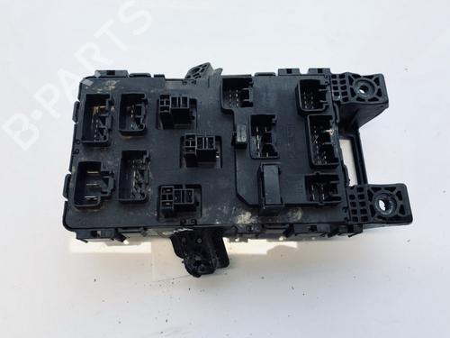 fuse-box-toyota-previa-ii-_r3_-2000-2001-2002-2003-2004-2005-2006-33089085 main image