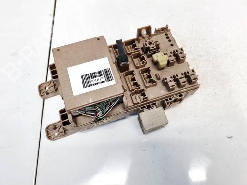 fuse-box-toyota-corolla-saloon-_e12_-2000-2001-2002-2003-2004-2005-2006-2007-2008-32574970 main image