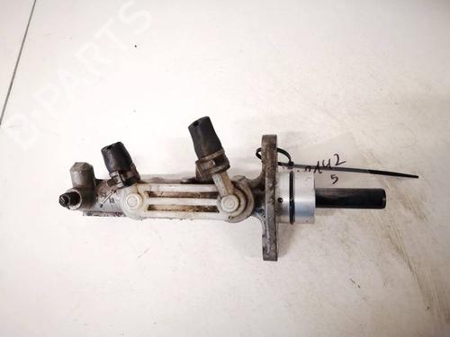 Used Brake master cylinder Brake master cylinder TOYOTA PREVIA II (_R3_) 2.0 D-4D (CLR30_, CLR30R) (116 hp) 35364701 35364701