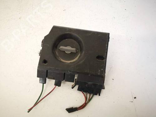 lamp-holder-audi-80-b4-saloon-8c2-1991-1992-1993-1994-1995-34774236 main image