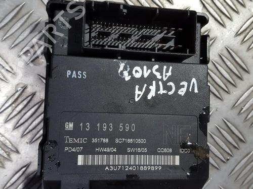 Fuse box OPEL VECTRA C (Z02) 1.9 CDTI (F69) | BP33496587E1 - Image 2