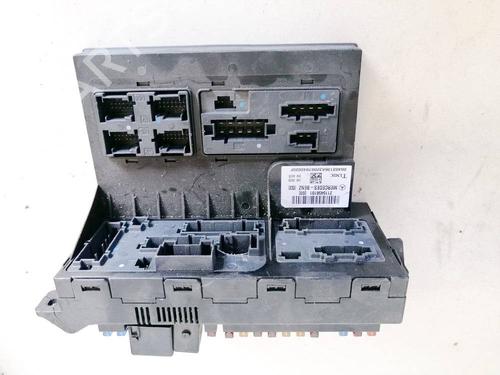 Used Fuse box Fuse box MERCEDES-BENZ E-CLASS (W211) E 220 CDI (211.006) (136 hp) 32950073 32950073
