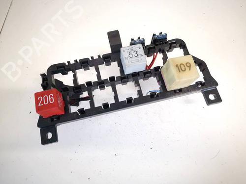 Used Fuse box Fuse box VW GOLF IV (1J1) 1.9 TDI (90 hp) 32964036 32964036
