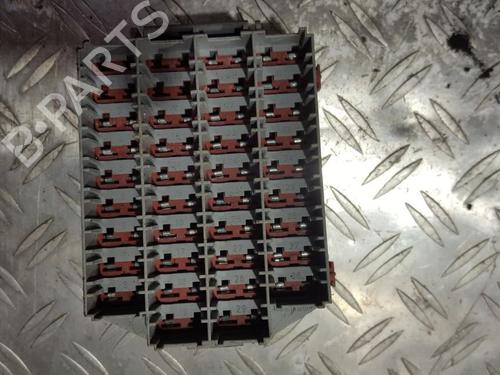 fuse-box-volvo-v70-ii-285-1999-2000-2001-2002-2003-2004-2005-2006-2007-2008-33482766 main image
