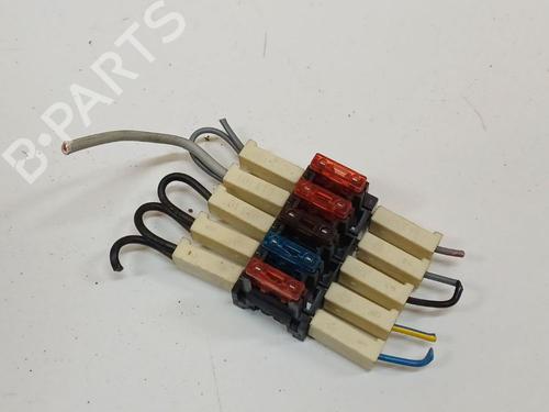 Fuse box VW TRANSPORTER T5 Van (7HA, 7HH, 7EA, 7EH) VR6 3.2 4motion | BP37512326E1 - Image 3