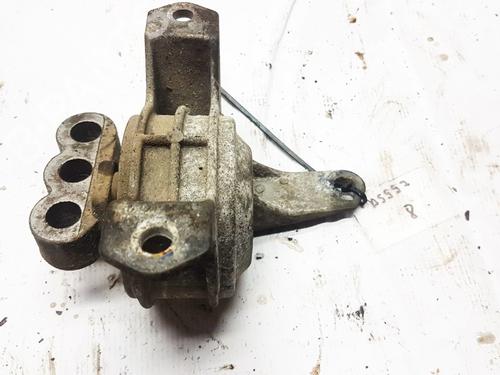 Used Engine mount Engine mount OPEL ZAFIRA A MPV (T98) 2.0 DI 16V (F75) (82 hp) 33061821 33061821
