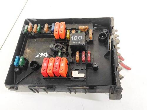 Used Fuse box Fuse box 32943159 32943159