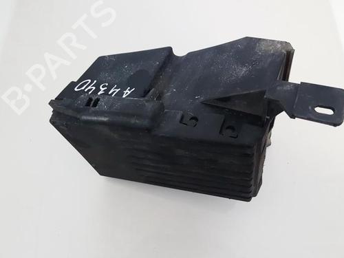 Used Fuse box Fuse box PEUGEOT 406 (8B) 1.9 TD (90 hp) 33504890 33504890