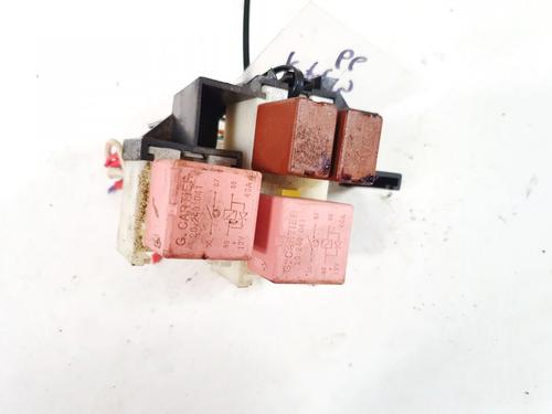fuse-box-renault-scenic-ii-jm01_-2003-2004-2005-2006-2007-2008-2009-2010-32890969 main image