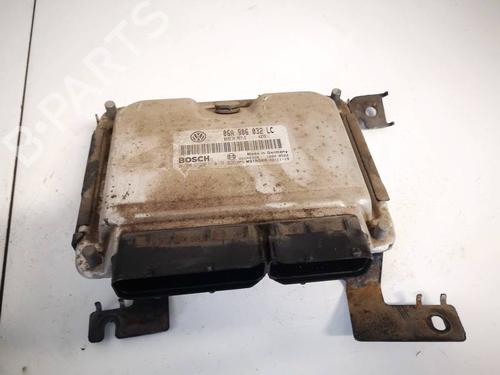 Used Engine control unit (ECU) Engine control unit (ECU) SKODA OCTAVIA I (1U2) 2.0 (116 hp) 32552608 32552608