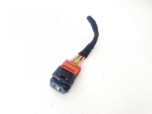 Used Switch Switch CITROËN XANTIA (X1_, X2_) 2.0 HDI 109 (109 hp) 32914779 32914779