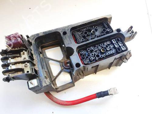 Used Fuse box Fuse box 36852207 36852207