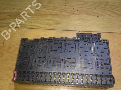 Used Fuse box Fuse box VW GOLF III (1H1) 1.9 TD, GTD (75 hp) 33506175 33506175