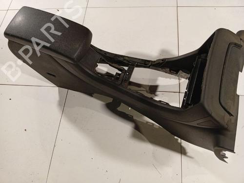 Used Armrest / Center console Armrest / Center console CITROËN C5 III (RD_) 2.0 16V BioFlex (RDRFJF) (140 hp) 36686126 36686126