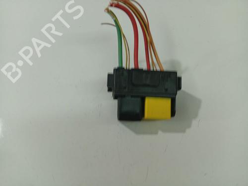 fuse-box-renault-scenic-ii-jm01_-2003-2004-2005-2006-2007-2008-2009-2010-32970717 main image